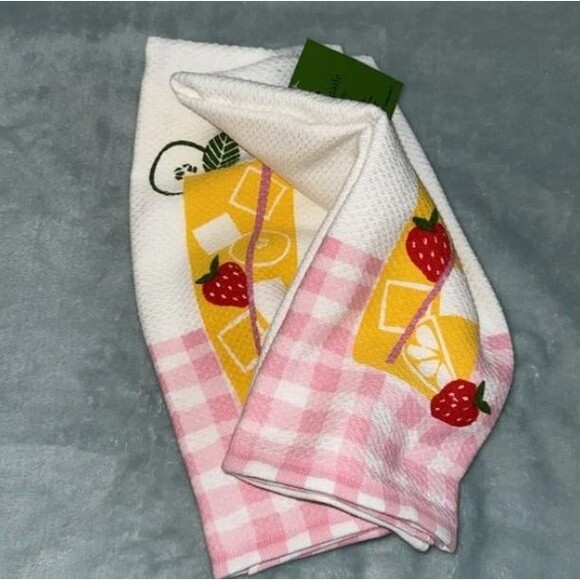 kate spade. Charming kitchen towel with pink and white checkered design. - Picture 3 of 5